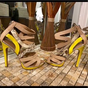 L.A.M.B Heels. Snake, Yellow, Tan. Size 8.